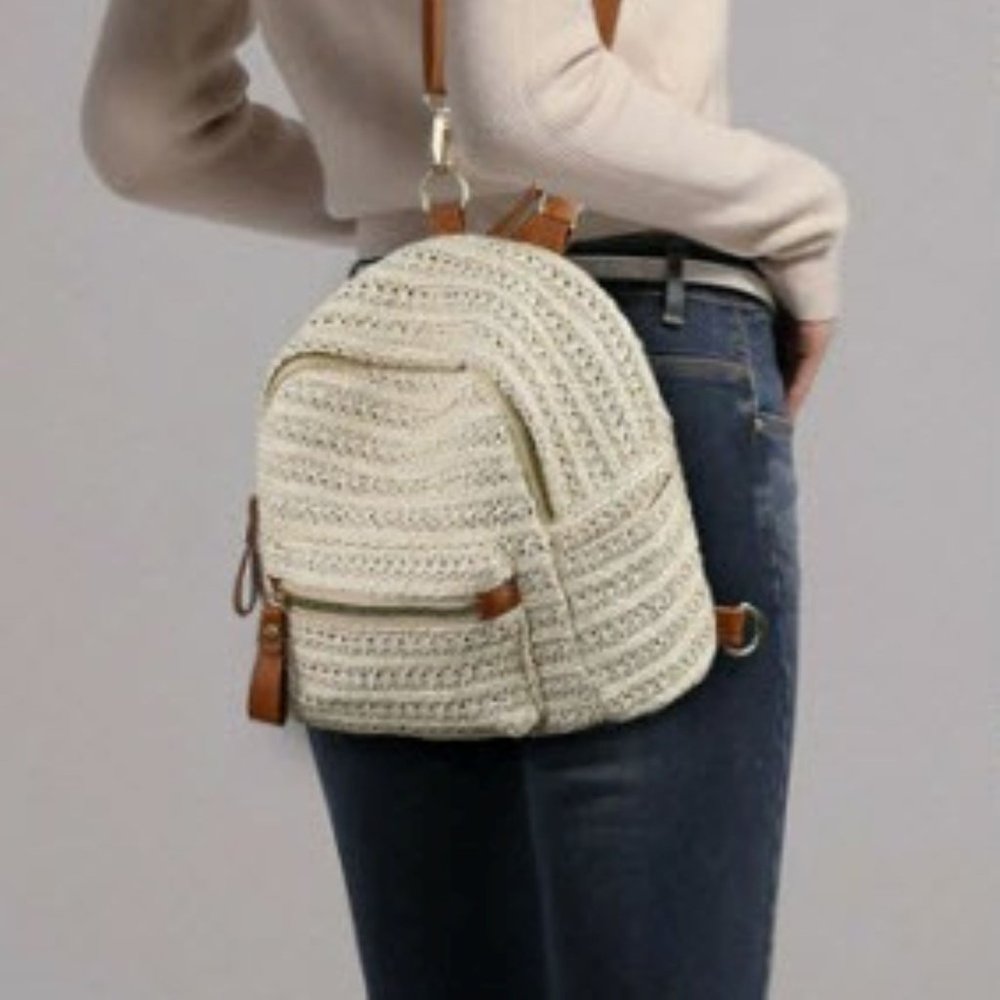 Mini Straw and Faux Leather Backpack (off-white)